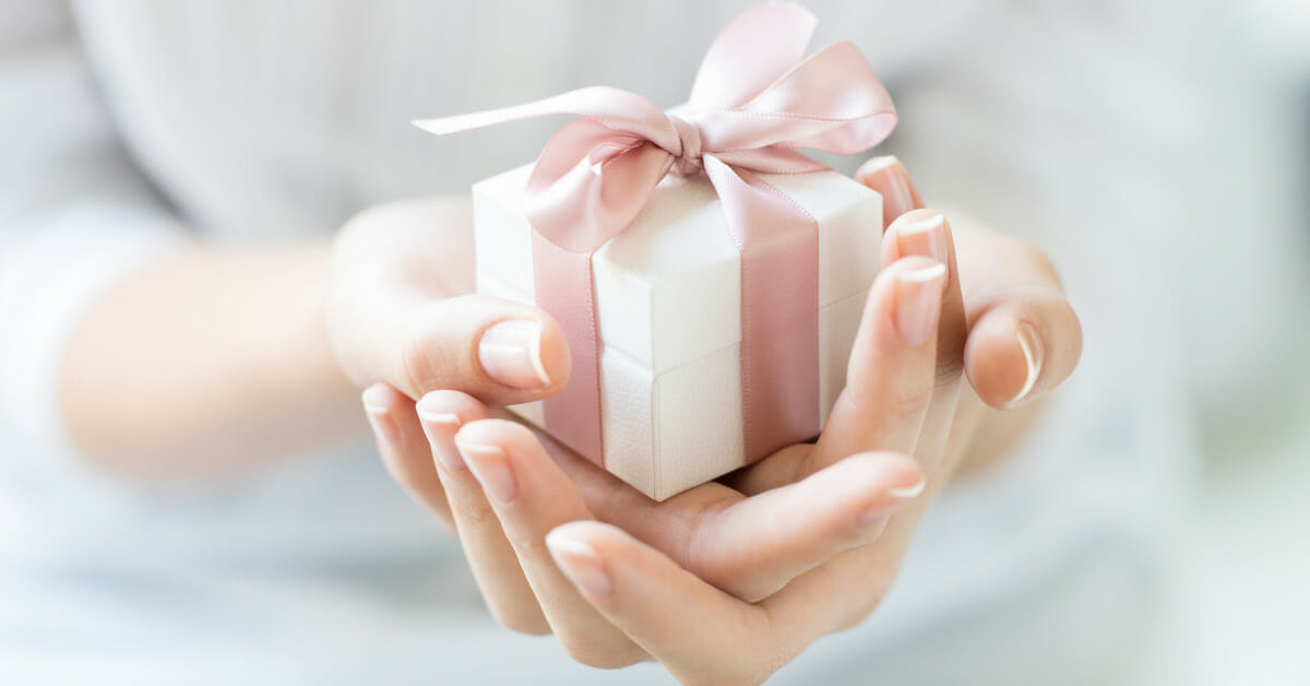 Gift Ideas for Men, Women, Moms & Kids