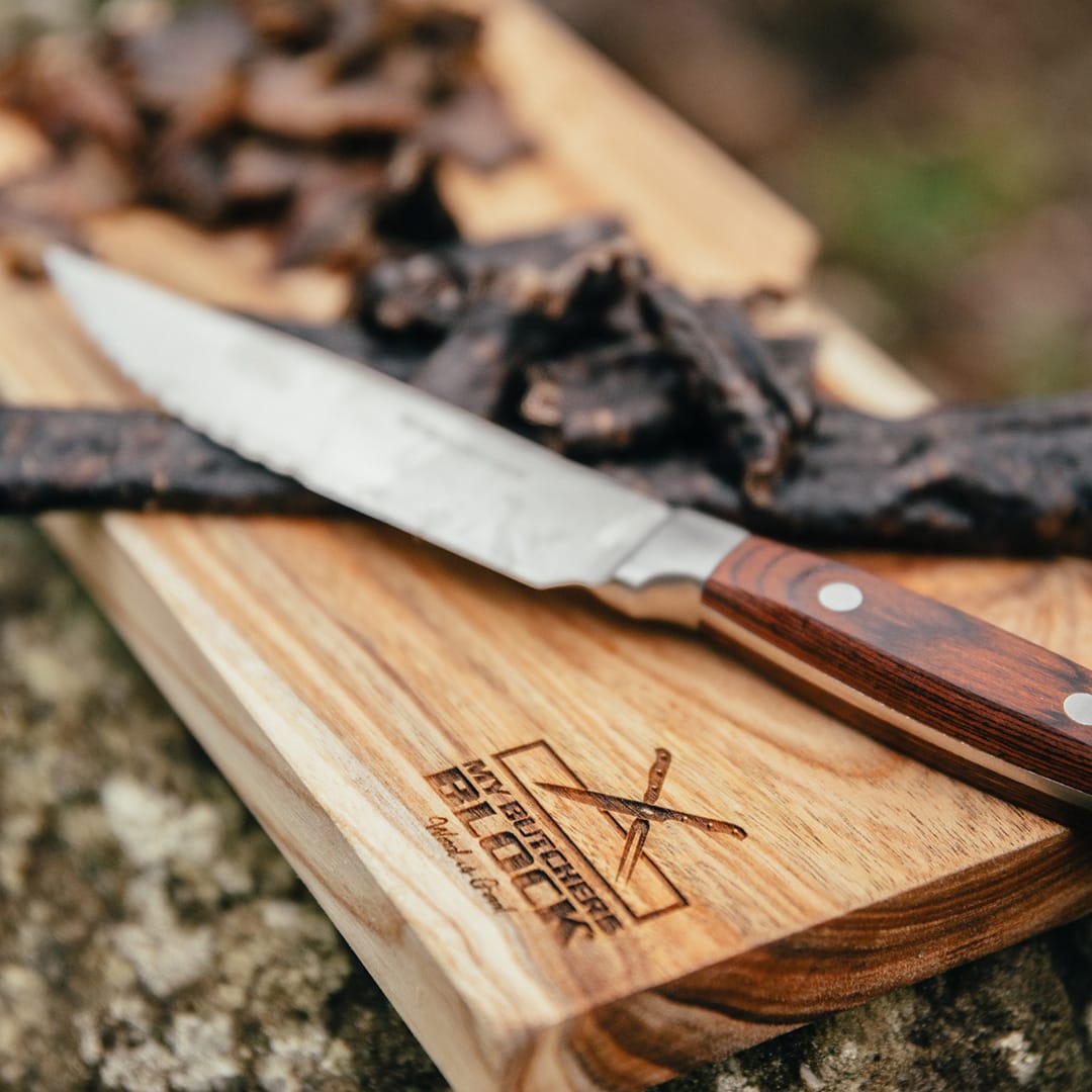 Biltong Cutting Board with Knife closeup